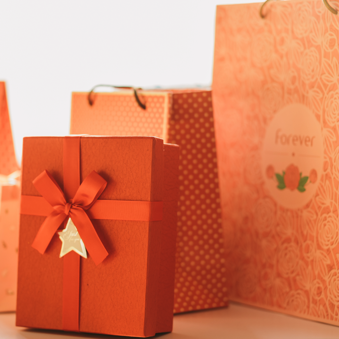 gift boxes and gift bags 